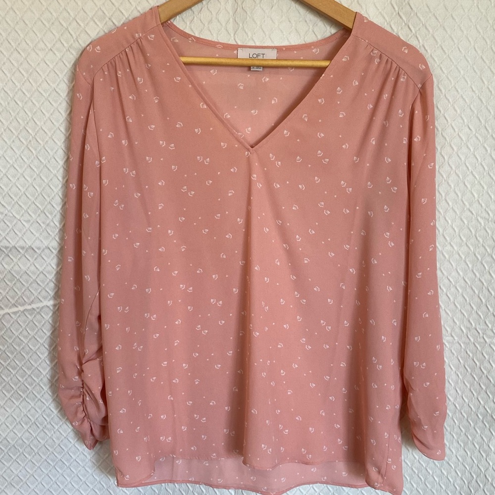 Loft Long Sleeve Relaxed Blouse. Business casual. Lightweight. Pink/White. M.